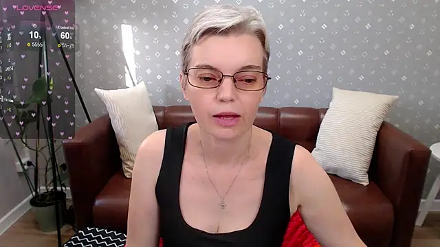 Snapshot of Cutie_Erikaa1 chatting on October 10, 4:28 am Cutie Erikaa1 online show from October 10, 4:28 am