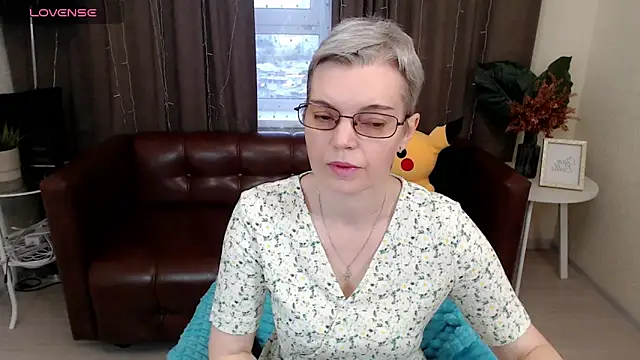 Snapshot of Cutie_Erikaa1 chatting on September 10, 2:22 am Cutie Erikaa1 online show from September 10, 2:22 am