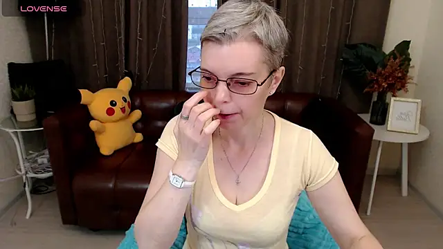 Snapshot of Cutie_Erikaa1 chatting on September 11, 2:23 am Cutie Erikaa1 online show from September 11, 2:23 am