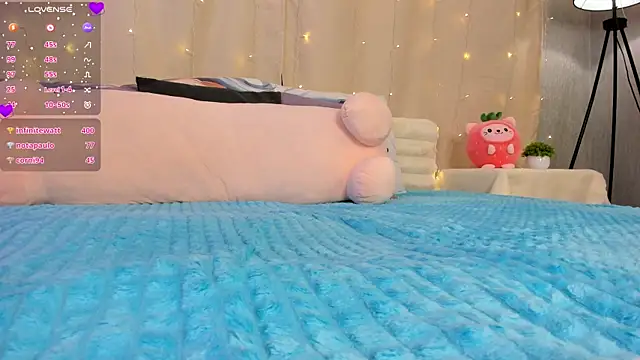 Mia Moan online show from December 2, 7:10 am