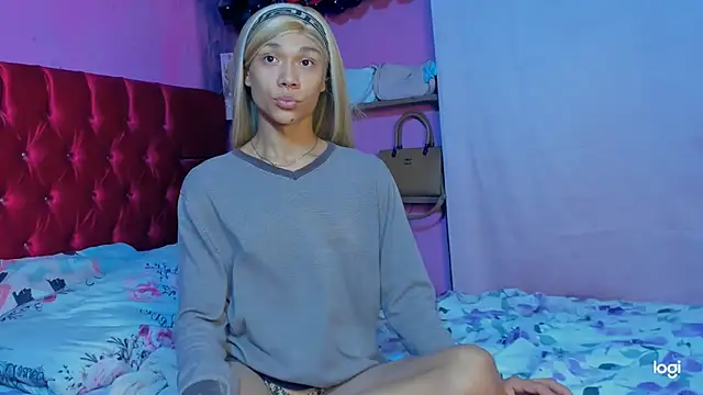 StassieBell online show from April 19, 6:57 am