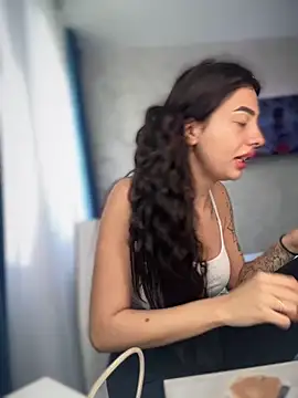 LaraVegas  online show from October 29, 6:40 am