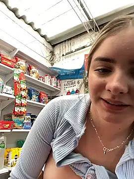 imlindapink online show from March 13, 6:42 pm