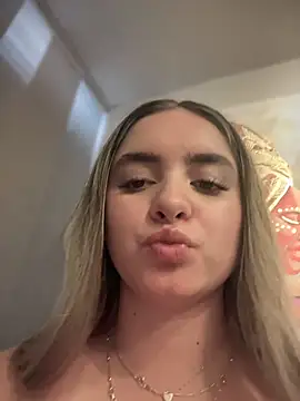 imlindapink online show from October 16, 5:59 pm