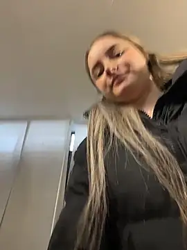 imlindapink online show from October 10, 2:55 pm