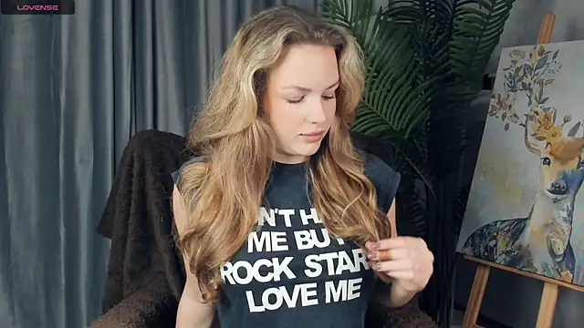 Snapshot of ElizavecaSunrise chatting on October 27, 2:12 pm ElizavecaSunrise online show from October 27, 2:12 pm