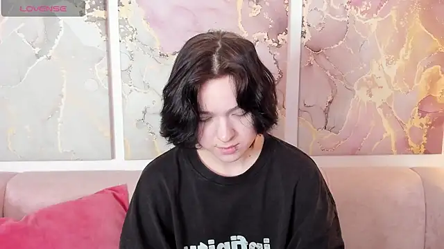 fiamoory online show from April 9, 6:19 am