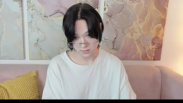 fiamoory online show from March 7, 8:43 am