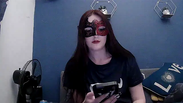 LexiSnowUK online show from April 2, 8:28 pm