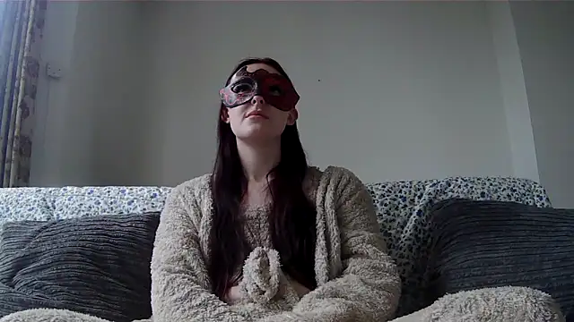 LexiSnowUK online show from March 27, 9:43 am