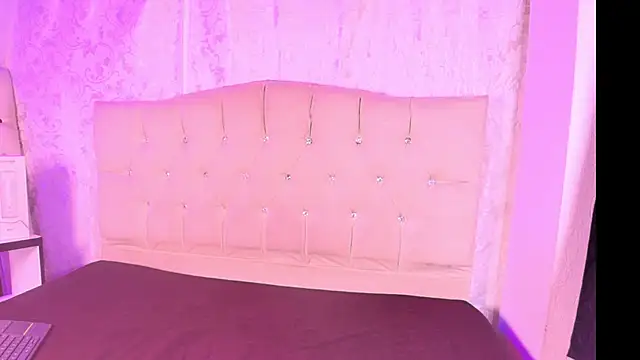 Strella ferrera online show from January 6, 5:33 am