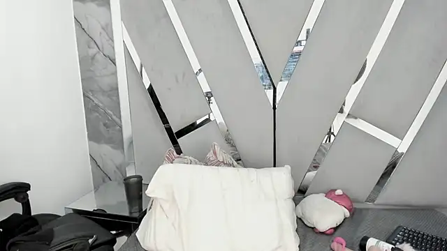 Snapshot of kittyhtx chatting on September 19, 7:18 am kittyhtx online show from September 19, 7:18 am