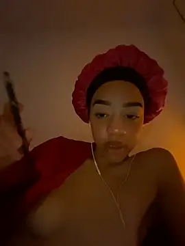 Snapshot of redbonejada chatting on December 2, 7:10 am redbonejada online show from December 2, 7:10 am