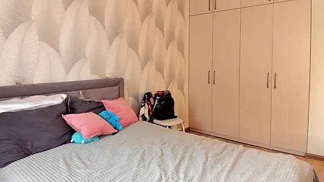 Snapshot of Bambiii_bby chatting on October 31, 2:13 am Bambiii bby online show from October 31, 2:13 am