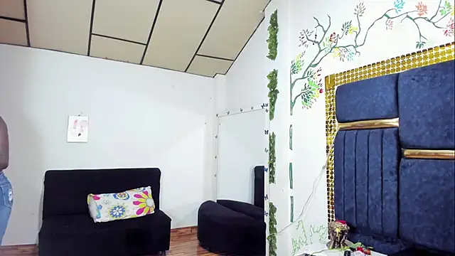 Snapshot of skaysanchez1 chatting on October 3, 8:36 pm skaysanchez1 online show from October 3, 8:36 pm