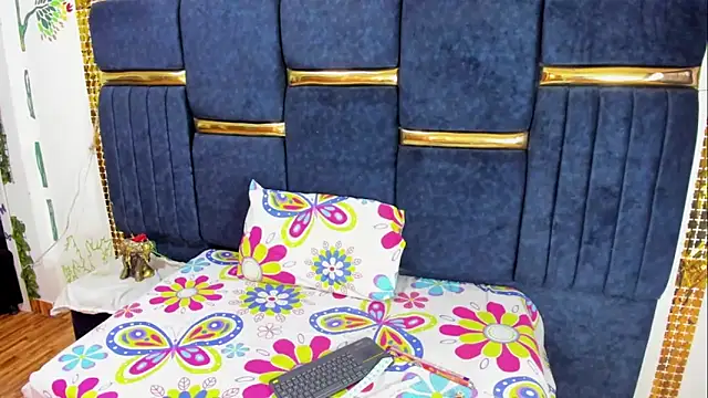 Snapshot of skaysanchez1 chatting on October 11, 8:00 pm skaysanchez1 online show from October 11, 8:00 pm