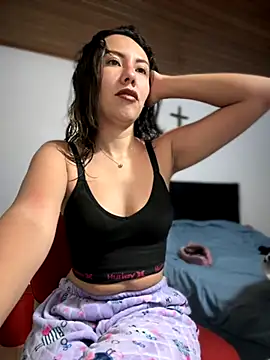 im lorein online show from October 5, 2:05 am