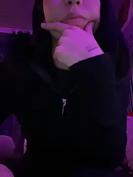 kittyprettybby online show from May 20, 11:35 pm