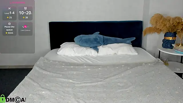Esme Runn online show from June 16, 3:18 am
