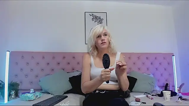 CarolinaGlamour online show from March 21, 7:19 pm