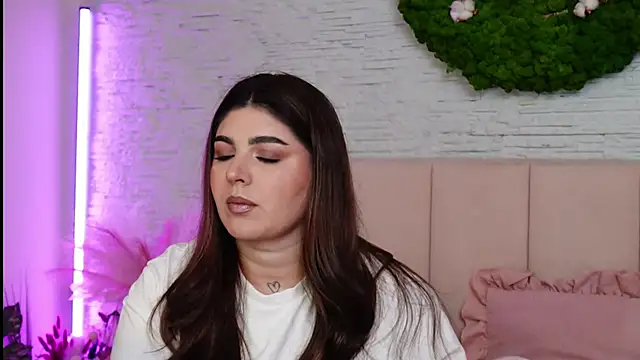 RachelSwaan online show from April 21, 6:53 am