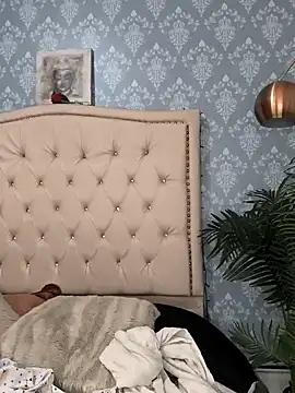 Snapshot of evafoxs chatting on September 22, 8:51 pm evafoxs online show from September 22, 8:51 pm