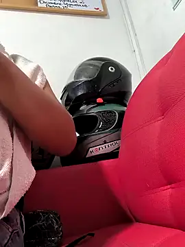 Snapshot of evafoxs chatting on October 26, 12:39 am evafoxs online show from October 26, 12:39 am