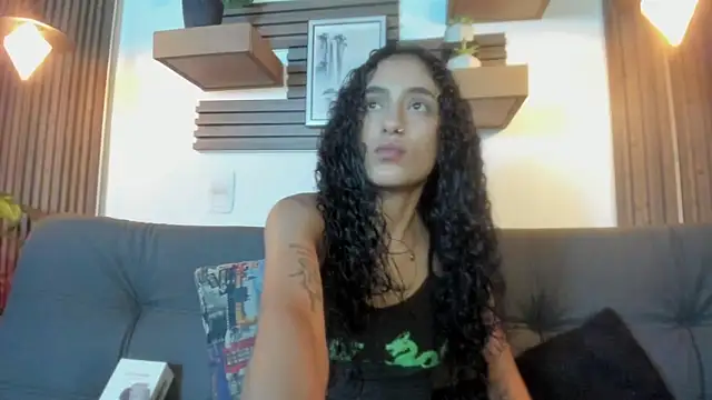 Snapshot of Layla_707 chatting on October 1, 12:37 am Layla 707 online show from October 1, 12:37 am