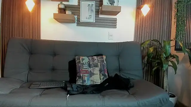 Snapshot of Layla_707 chatting on October 20, 10:24 pm Layla 707 online show from October 20, 10:24 pm