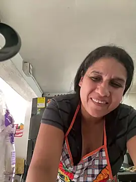 siri duque online show from May 31, 6:09 pm