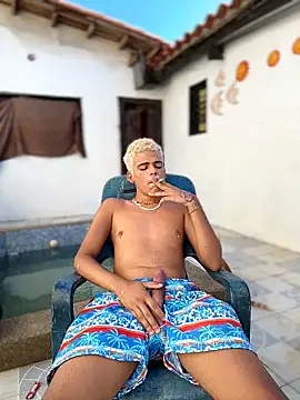 Leo bunny hot online show from March 8, 8:35 pm