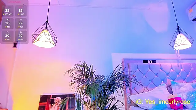 Snapshot of CurlyRose__ chatting on October 20, 9:29 pm CurlyRose   online show from October 20, 9:29 pm