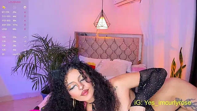 Snapshot of CurlyRose__ chatting on October 12, 12:57 am CurlyRose   online show from October 12, 12:57 am