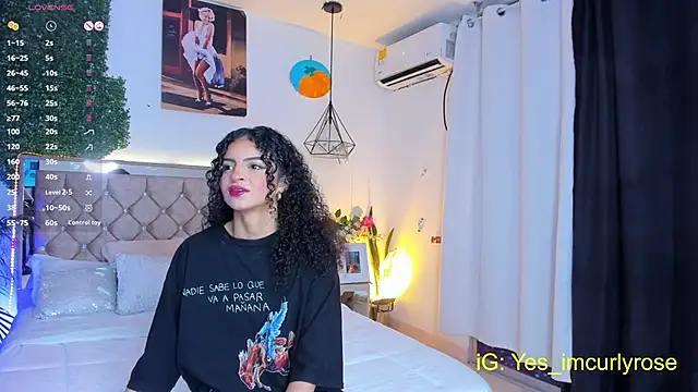 Snapshot of CurlyRose__ chatting on September 17, 10:52 pm CurlyRose   online show from September 17, 10:52 pm