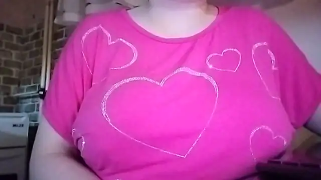 AalinnaK online show from November 25, 6:20 pm