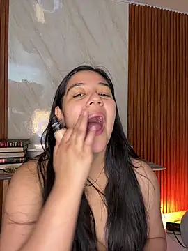 floriamANDjazmin online show from May 18, 6:58 pm