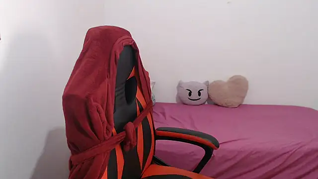 Snapshot of madelyn30 chatting on October 1, 9:36 am madelyn30 online show from October 1, 9:36 am