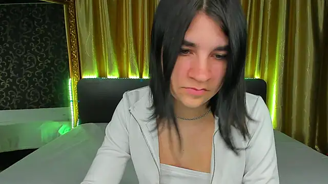 Snapshot of _Polly_Love_ chatting on October 6, 6:19 am  Polly Love  online show from October 6, 6:19 am