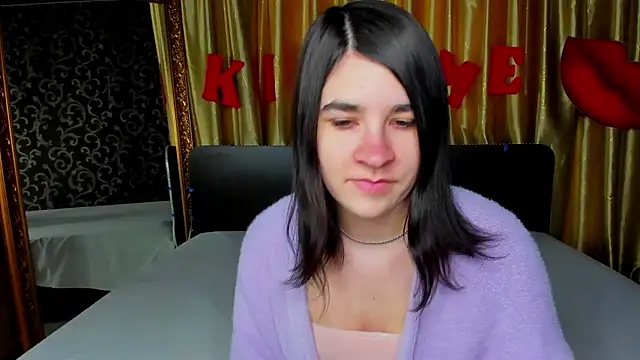  Polly Love  online show from February 9, 7:21 am