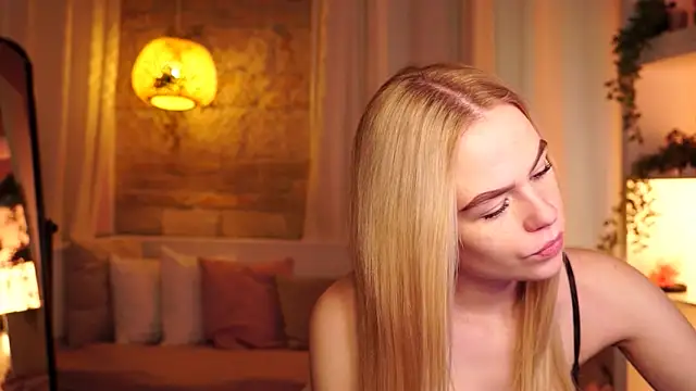 sn0w barbie online show from October 20, 8:39 am