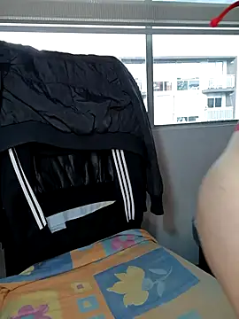 KimPielCanela online show from January 5, 5:49 pm