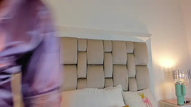 Snapshot of SamanthaBrown69 chatting on October 10, 3:33 am SamanthaBrown69 online show from October 10, 3:33 am