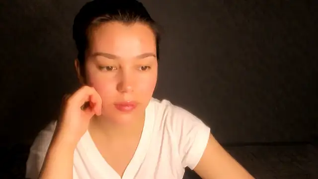 LunaXmii online show from March 14, 7:59 pm