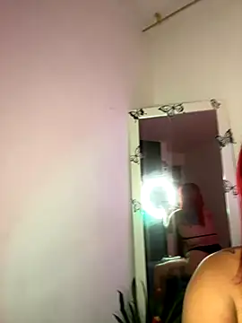 Snapshot of EmmaHot chatting on October 19, 1:24 pm EmmaHot online show from October 19, 1:24 pm