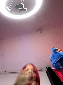 Snapshot of EmmaHot chatting on October 20, 1:25 pm EmmaHot online show from October 20, 1:25 pm