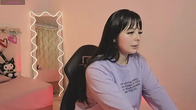 hina tay online show from December 3, 3:09 am