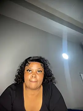 Snapshot of Curveysinaa chatting on September 28, 7:08 pm Curveysinaa online show from September 28, 7:08 pm