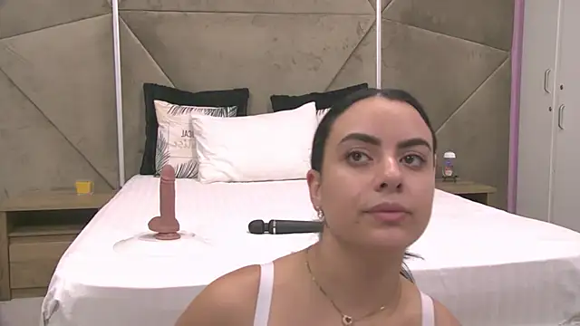 ElyzaIbarra online show from October 14, 5:21 am