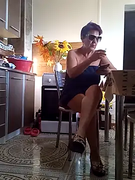 Snapshot of Ely_Elenita chatting on September 21, 2:38 pm Ely Elenita online show from September 21, 2:38 pm