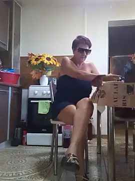 Snapshot of Ely_Elenita chatting on September 19, 11:20 am Ely Elenita online show from September 19, 11:20 am